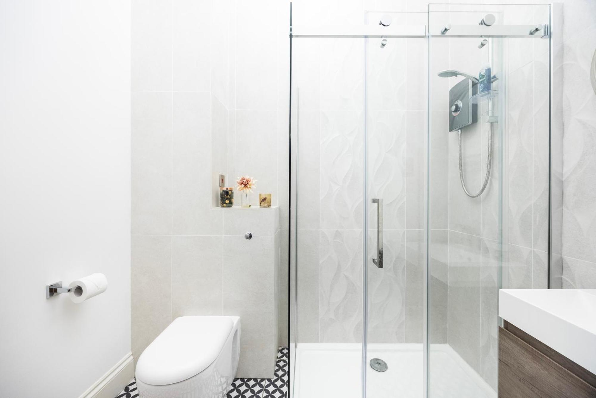 Modern 1 Bedroom Near Kensington High Street Apartment