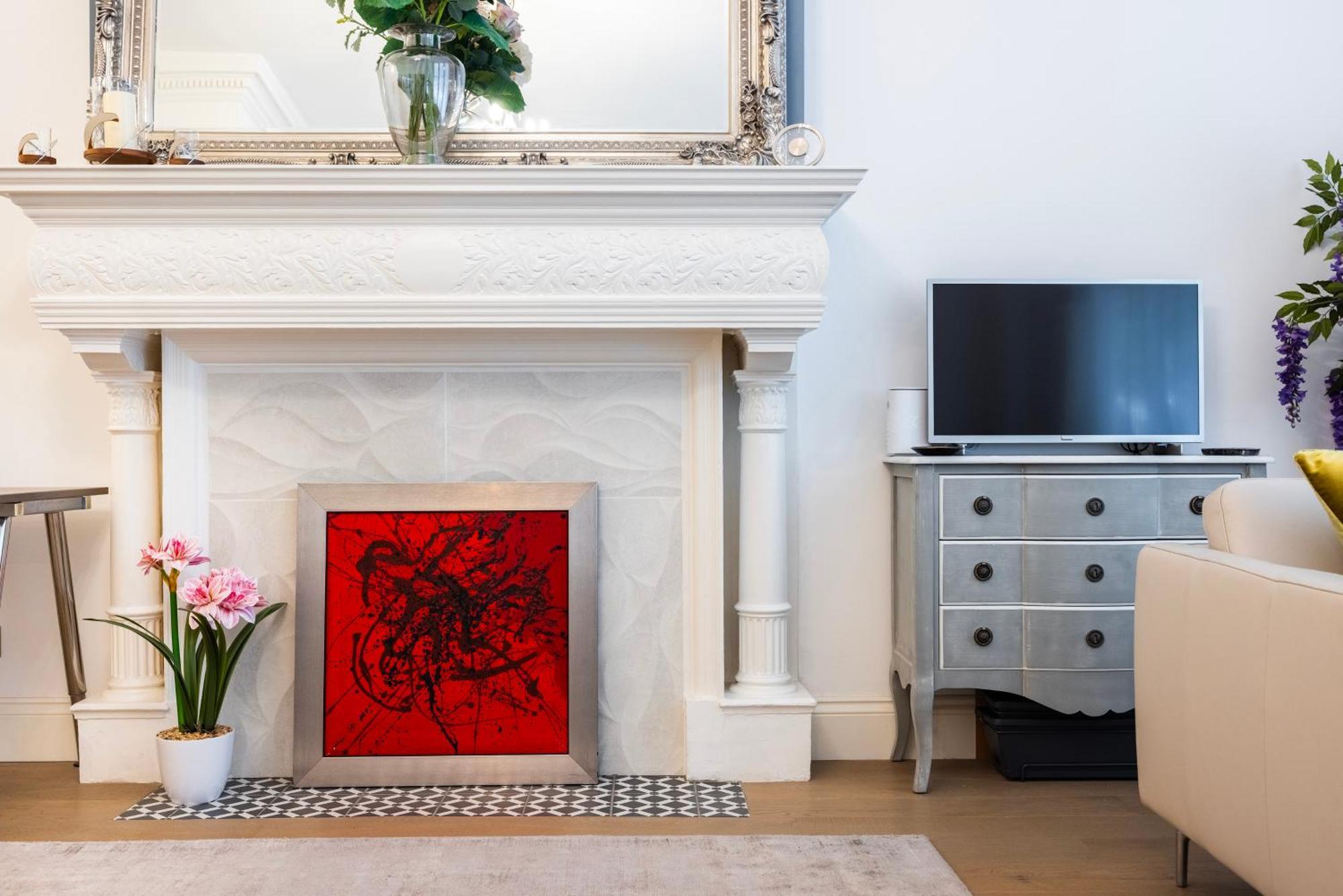 Modern 1 Bedroom Near Kensington High Street Apartment *