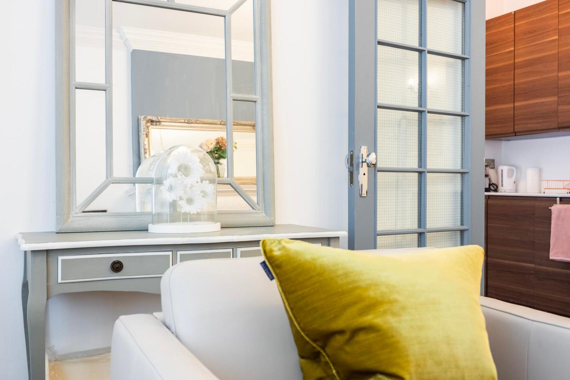 Apartment Modern 1 Bedroom Near Kensington High Street London