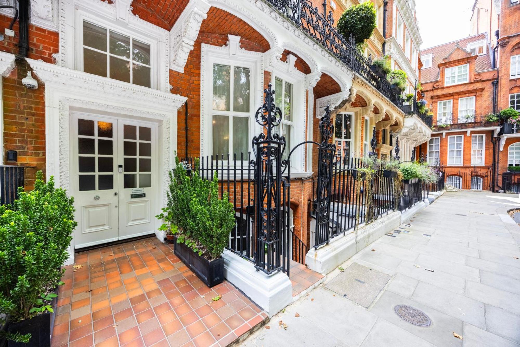 Modern 1 Bedroom Near Kensington High Street Apartment London